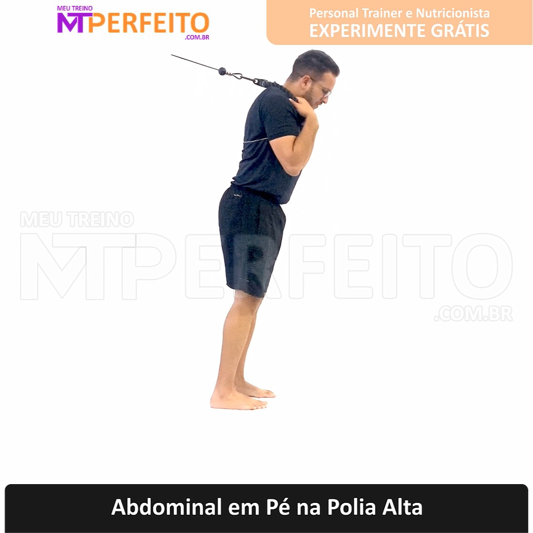 Abdominal em Pé na Polia Alta