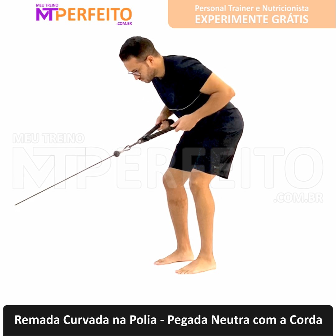 Remada Curvada na Polia – Pegada Neutra com a Corda