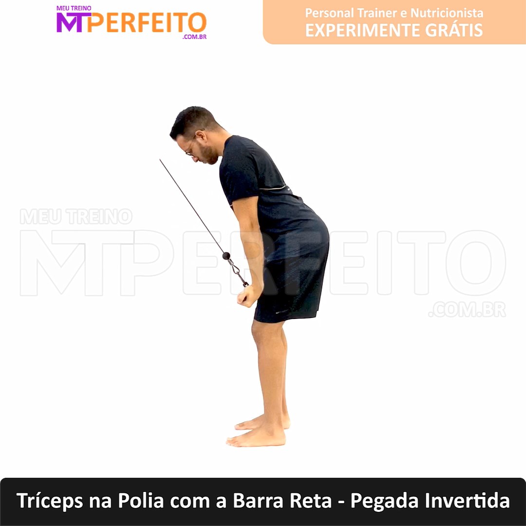 Tríceps na Polia com a Barra Reta – Pegada Invertida